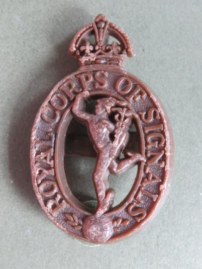 British Army WW2 Plastic Royal Signals Cap Badge