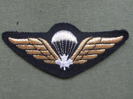 Canada 1989 Parachute Wings (Active White Maple Leaf)