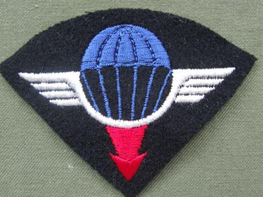 France G.L.A. Groupe de Livraison par Air (Air Delivery Group) Shoulder Patch