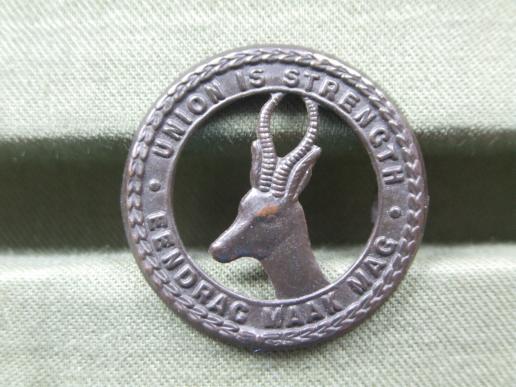 Republic of South Africa Union Defence Force General Service 1940-1945 Cap Badge