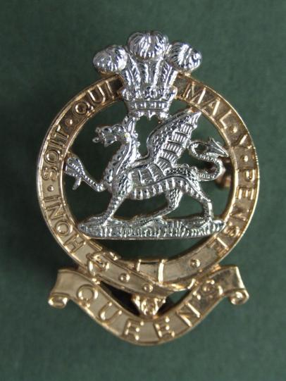 British Army The Queen's Regiment Cap Badge
