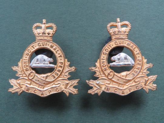 Canada post 1960's Royal Canadian Army Pay Corps Officer's Service Dress Collar Badges