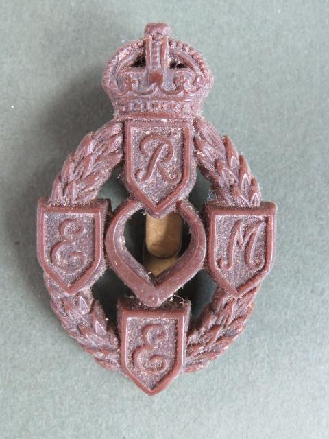 British Army Royal Electrical & Mechanical Corps WW2 Economy Cap Badge