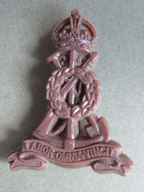 British Army WW2 Plastic Pioneer Corps Beret Badge